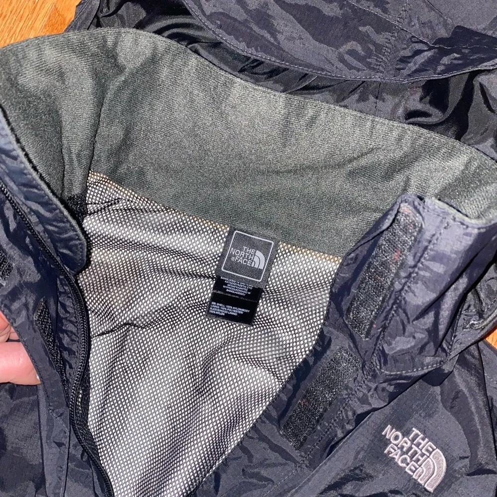 North face jacket - Picture 9 of 9